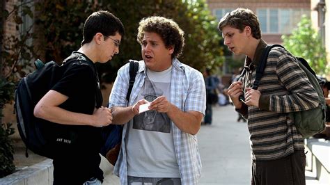 Superbad は、ティーンエイジャーの性欲と友情を描いた笑撃青春コメディ映画！