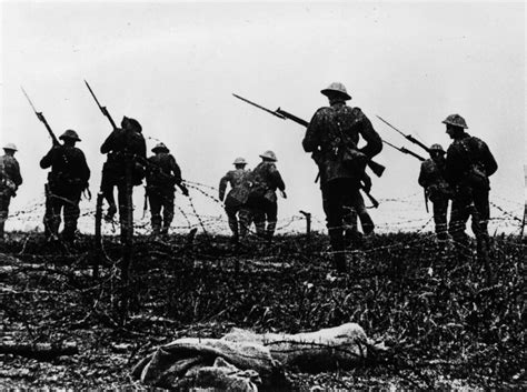 The Battle of the Somme！A Historical Epic Capturing the Brutality and Humanity of War!